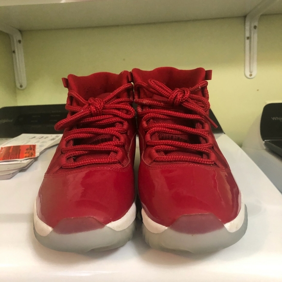 Win Like '96 Jordan's, Red, Size 11 with box - Picture 8 of 14